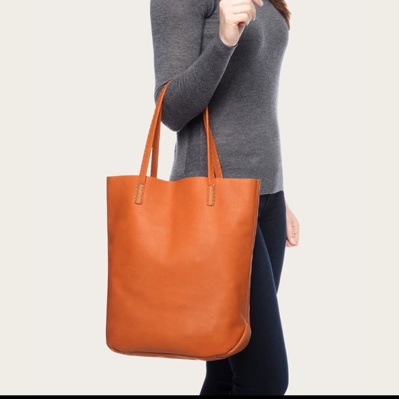 Frye Handbags - NWT Leather FRYE Tote